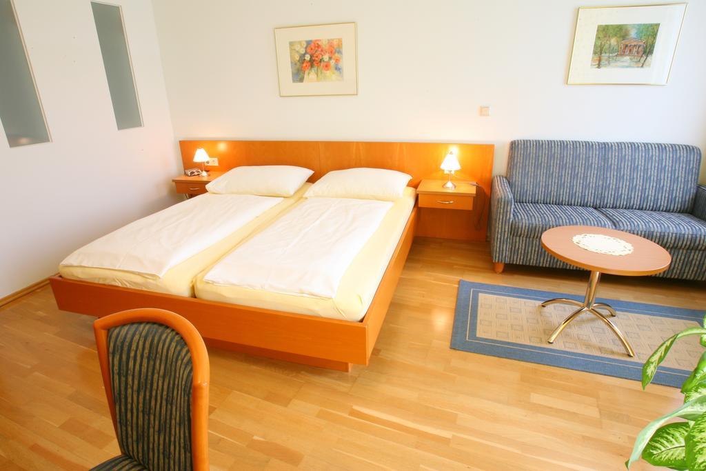 Solens Land Guest House Bed & Breakfast Fruhstuckshotel 法劳恩科琴 客房 照片